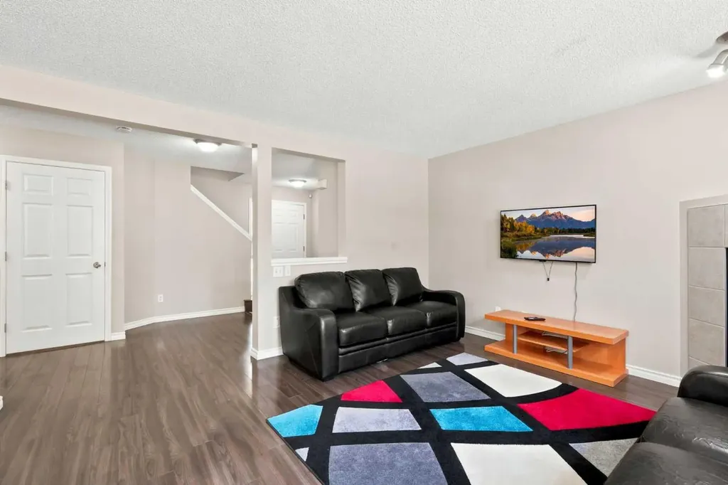 88 Rockyledge Crescent NW Calgary AB T3G 5M9