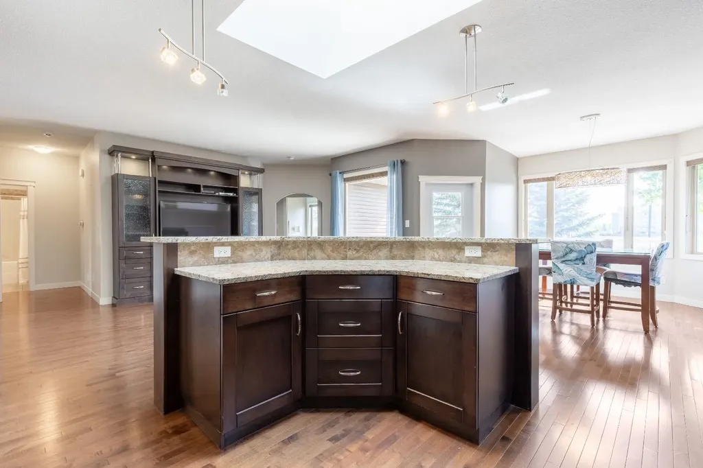 525 Edinburgh Road W Lethbridge AB T1J 5A8