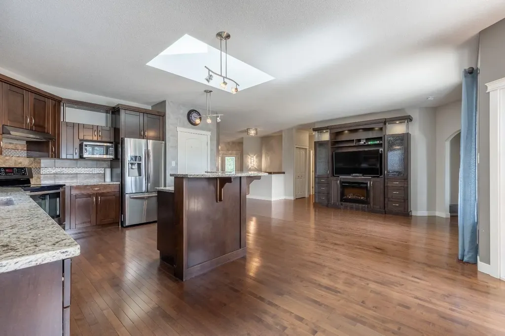 525 Edinburgh Road W Lethbridge AB T1J 5A8