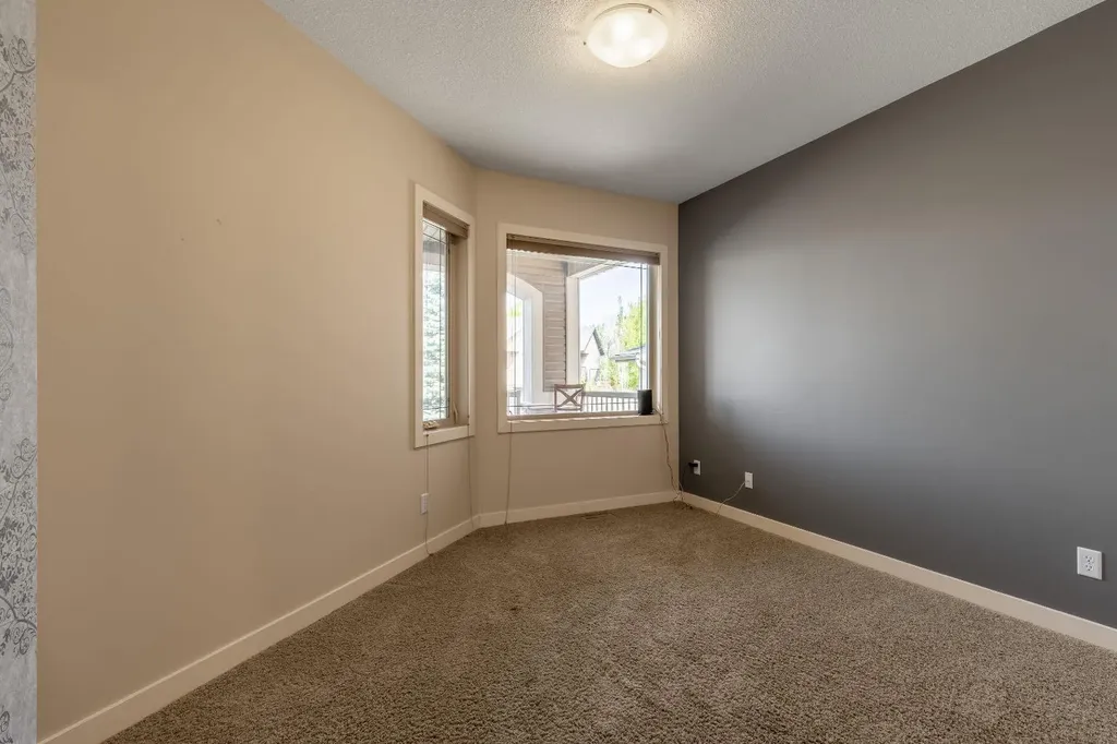 525 Edinburgh Road W Lethbridge AB T1J 5A8