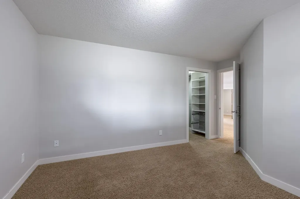 525 Edinburgh Road W Lethbridge AB T1J 5A8
