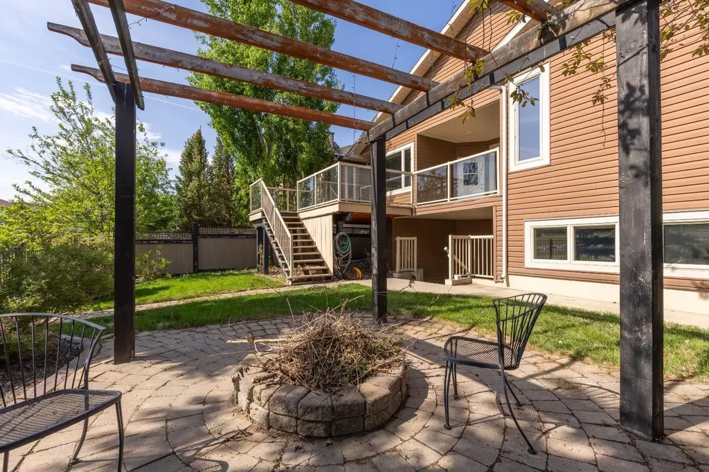525 Edinburgh Road W Lethbridge AB T1J 5A8