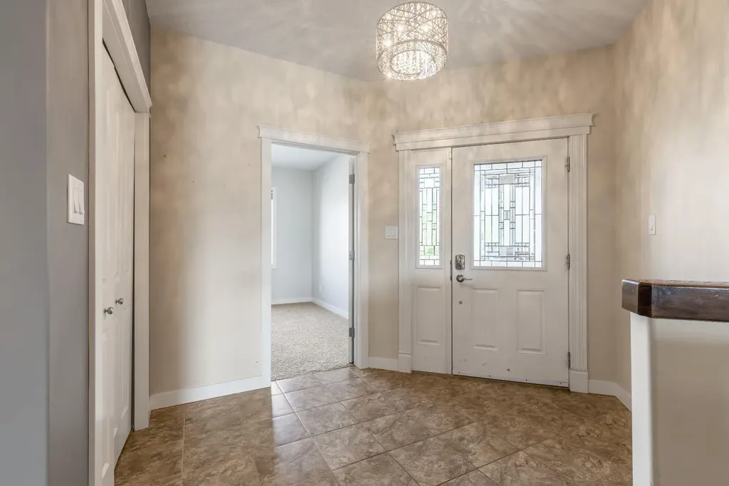 525 Edinburgh Road W Lethbridge AB T1J 5A8
