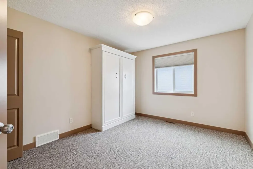 47 Silverado Skies Manor SW Calgary AB T2X 0K3
