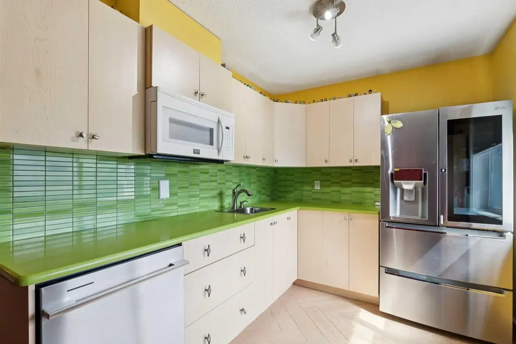47 Silverado Skies Manor SW Calgary AB T2X 0K3