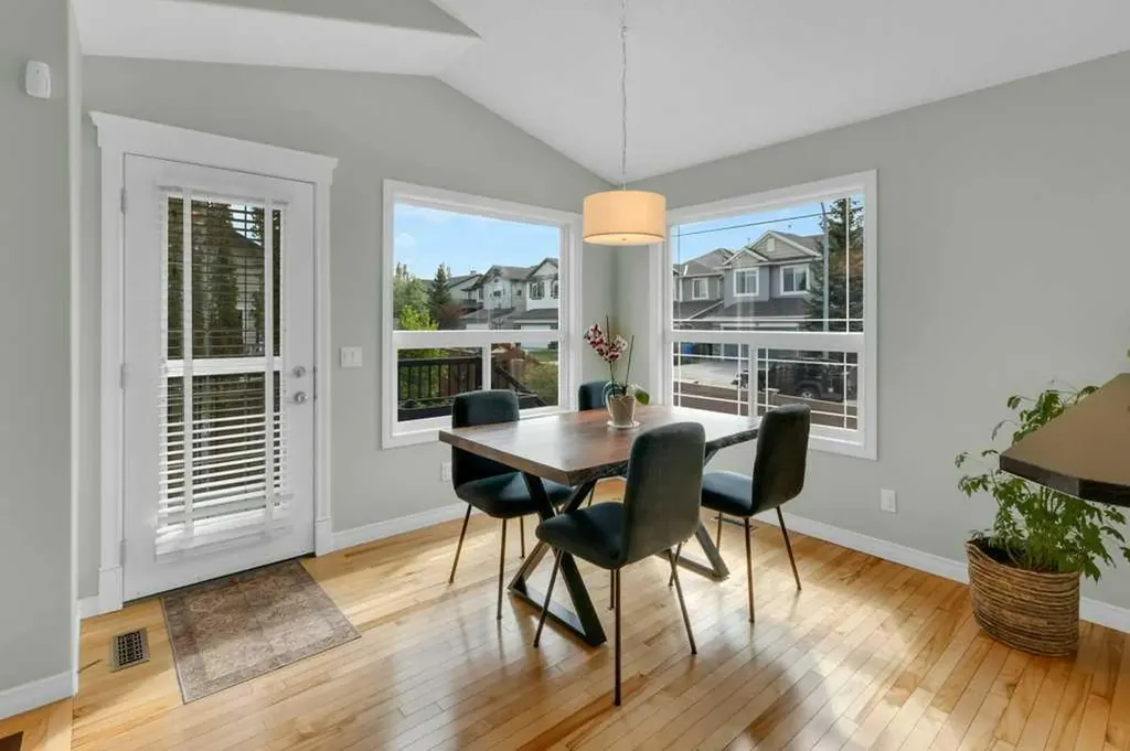 36 Rockyspring Rise NW Calgary AB T3G 5Z9