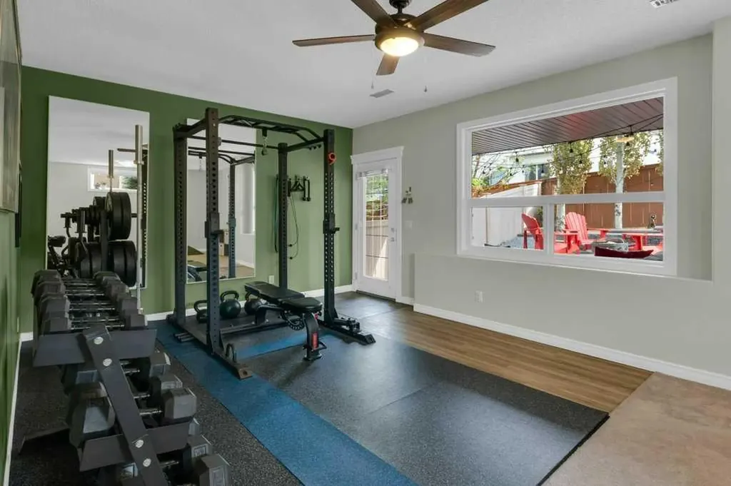 36 Rockyspring Rise NW Calgary AB T3G 5Z9