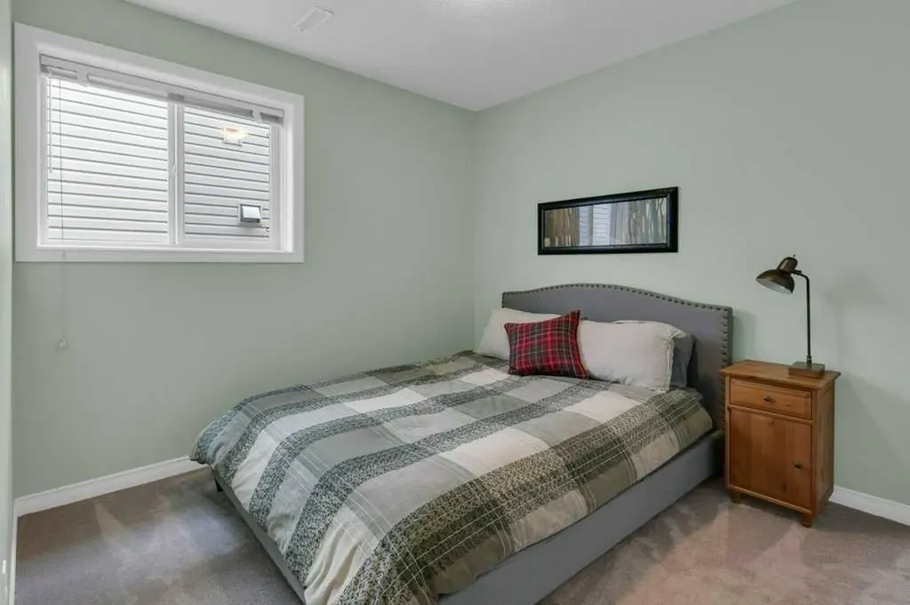 36 Rockyspring Rise NW Calgary AB T3G 5Z9