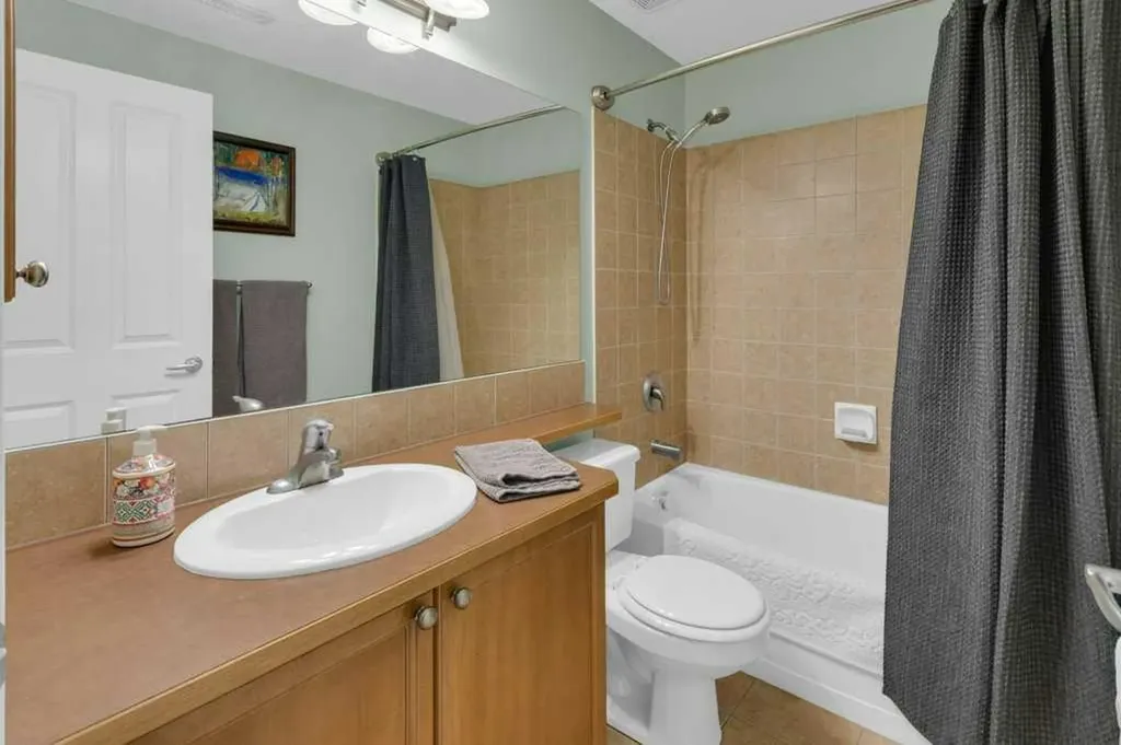 36 Rockyspring Rise NW Calgary AB T3G 5Z9