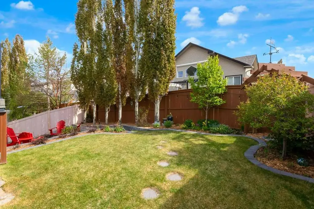 36 Rockyspring Rise NW Calgary AB T3G 5Z9
