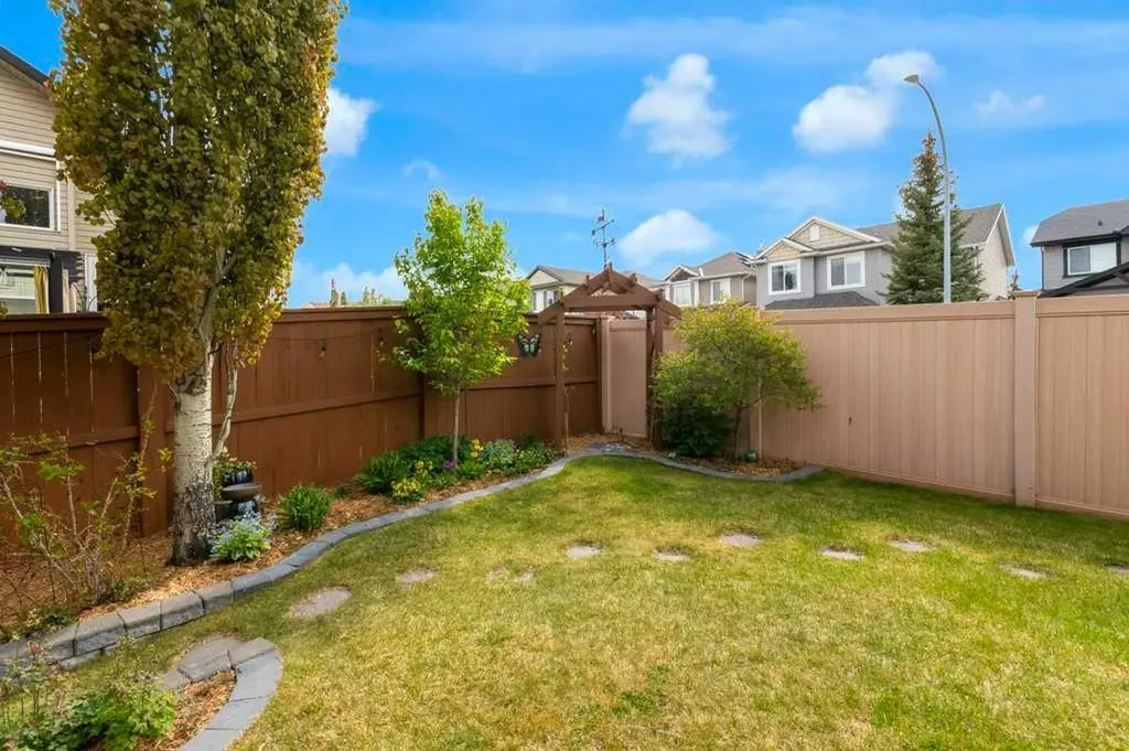 36 Rockyspring Rise NW Calgary AB T3G 5Z9