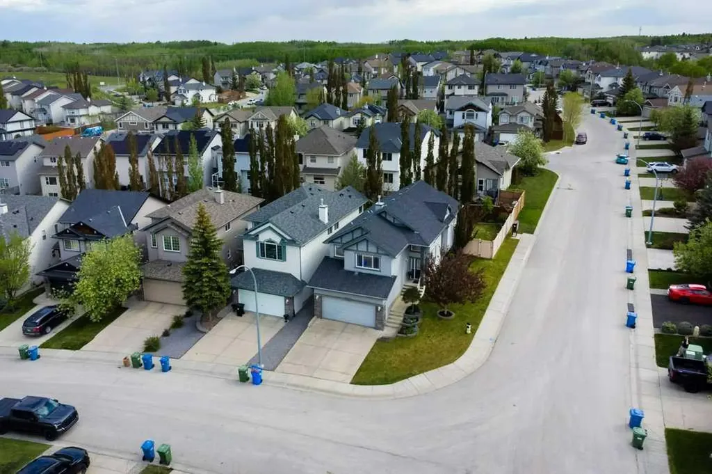 36 Rockyspring Rise NW Calgary AB T3G 5Z9