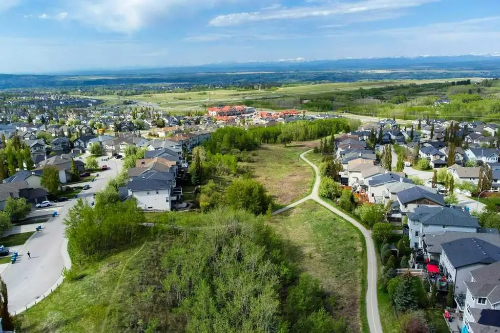36 Rockyspring Rise NW Calgary AB T3G 5Z9