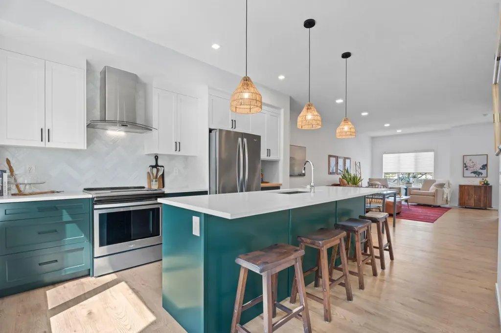 408 Greenbriar Common NW Calgary AB T3B 6J3