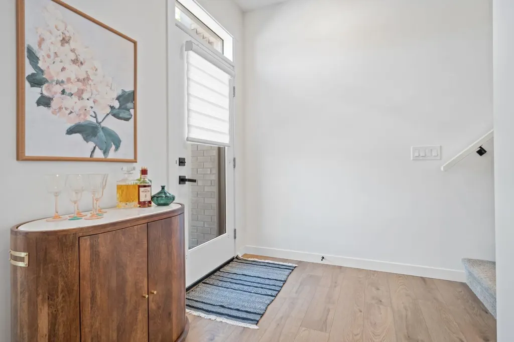 408 Greenbriar Common NW Calgary AB T3B 6J3