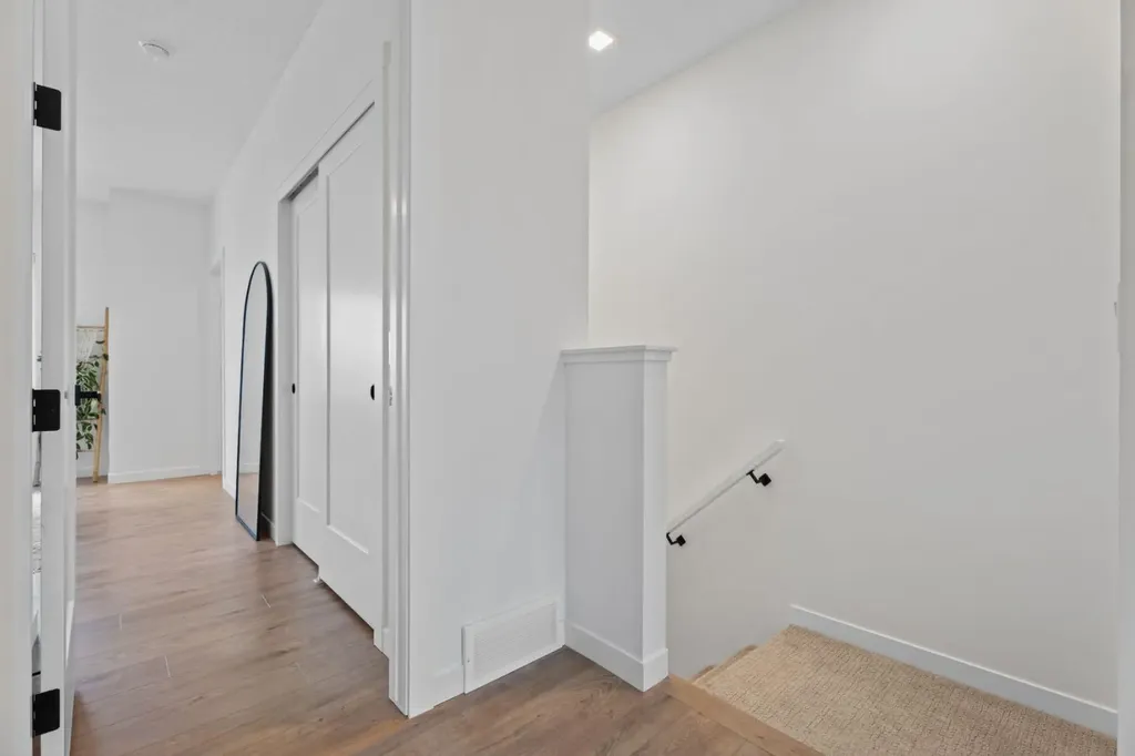 408 Greenbriar Common NW Calgary AB T3B 6J3