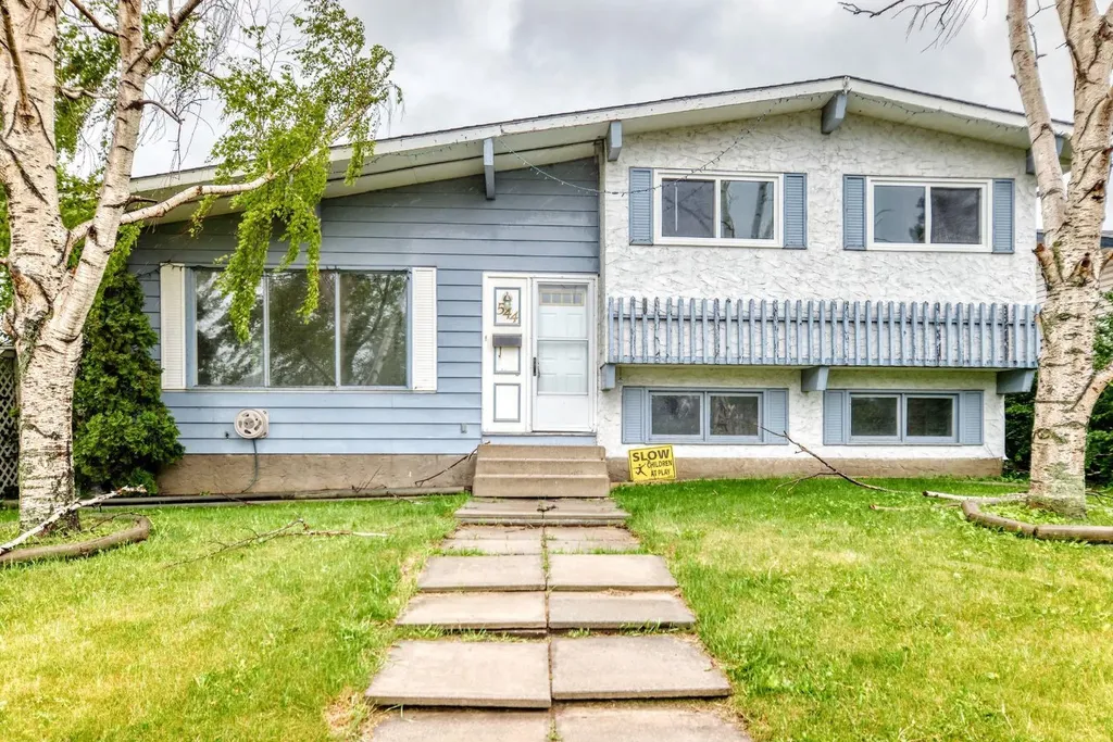544 Penworth Way SE Calgary AB T2A4G3
