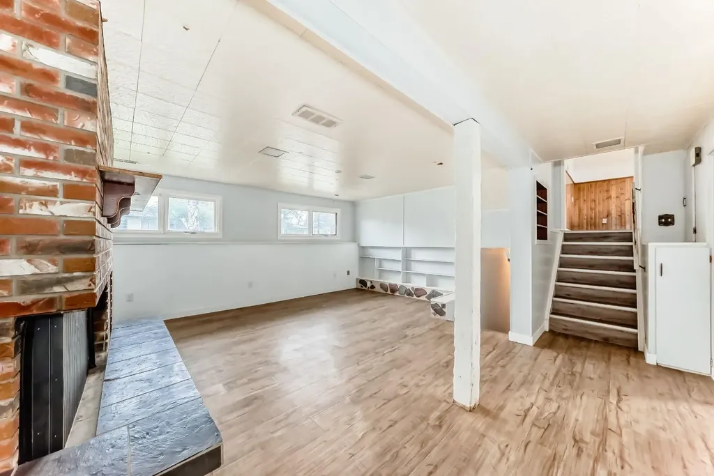 544 Penworth Way SE Calgary AB T2A4G3
