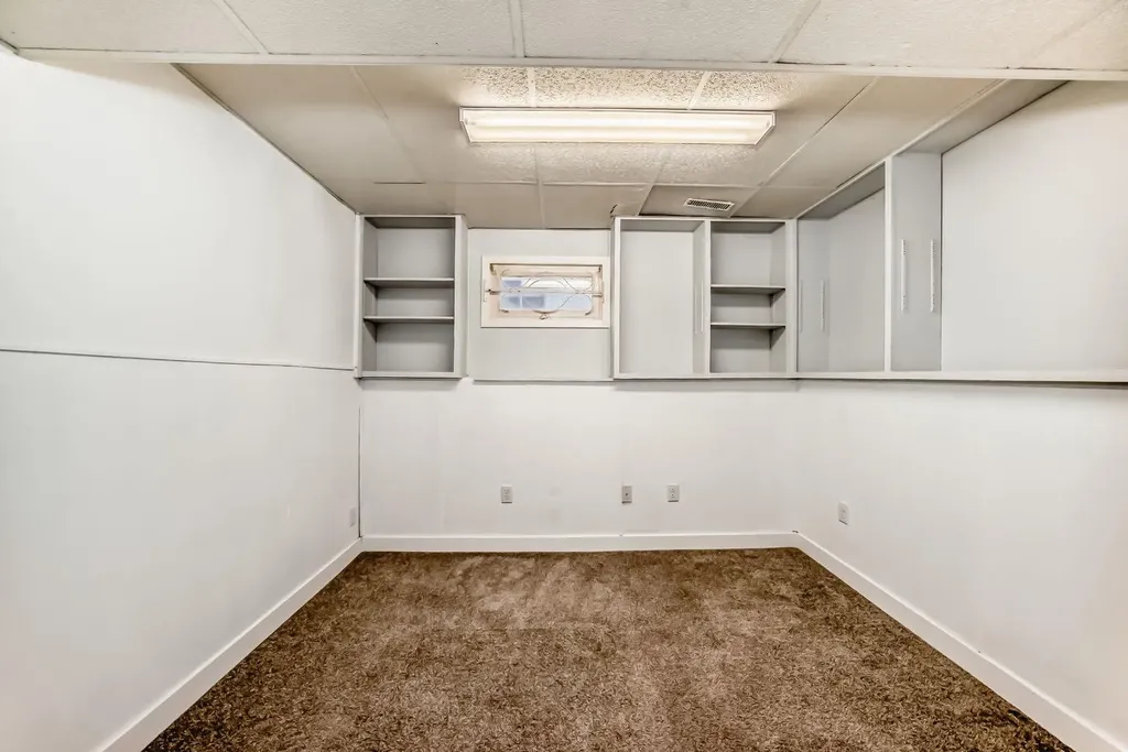 544 Penworth Way SE Calgary AB T2A4G3