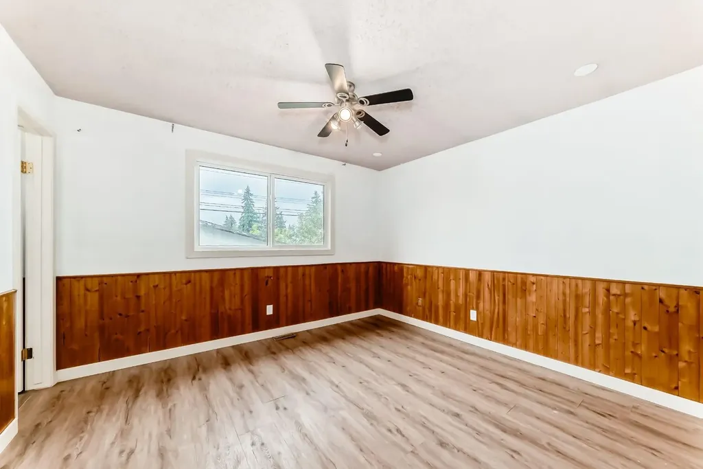544 Penworth Way SE Calgary AB T2A4G3