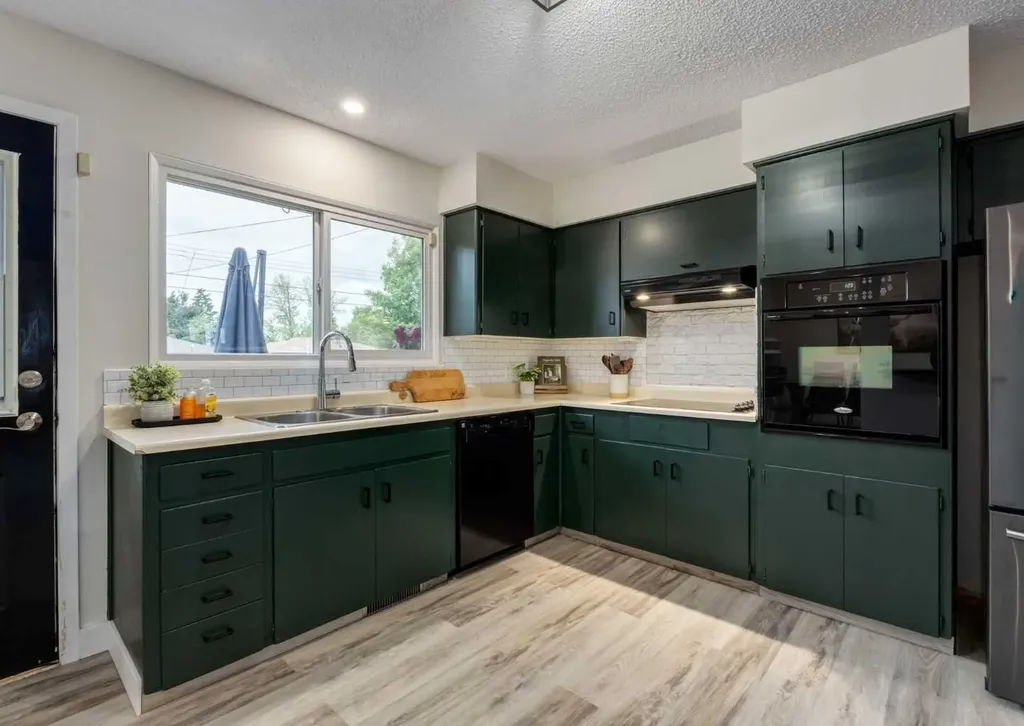 182 Fyffe Road SE Calgary AB T2H 1C1