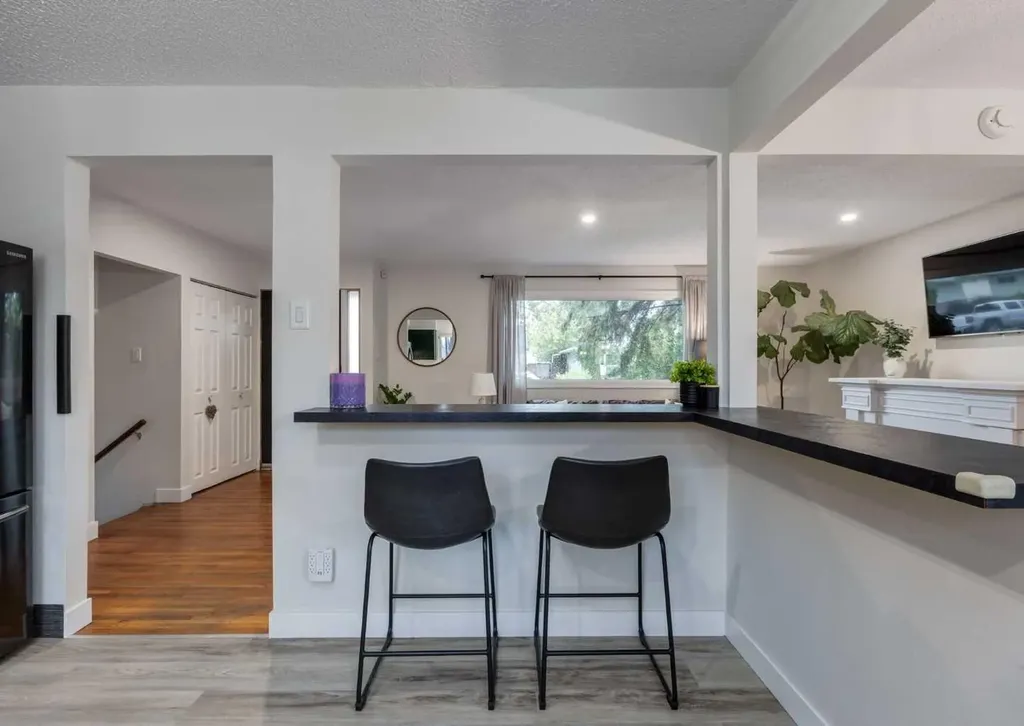182 Fyffe Road SE Calgary AB T2H 1C1