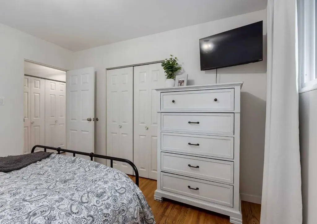 182 Fyffe Road SE Calgary AB T2H 1C1