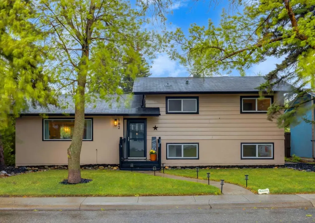 182 Fyffe Road SE Calgary AB T2H 1C1