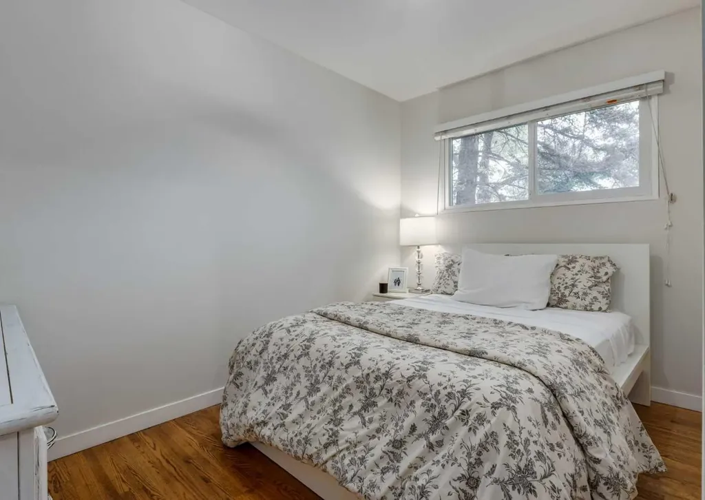 182 Fyffe Road SE Calgary AB T2H 1C1