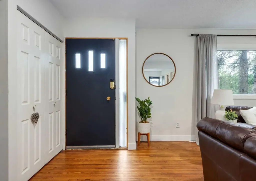 182 Fyffe Road SE Calgary AB T2H 1C1