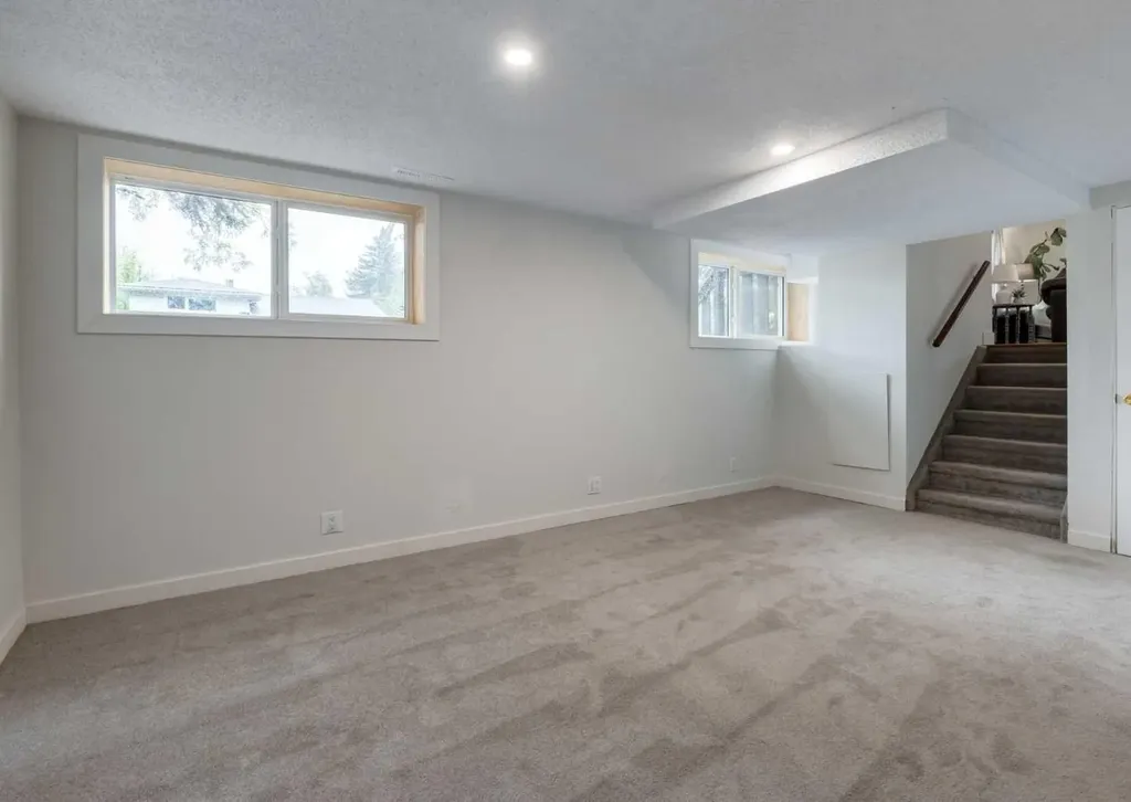 182 Fyffe Road SE Calgary AB T2H 1C1