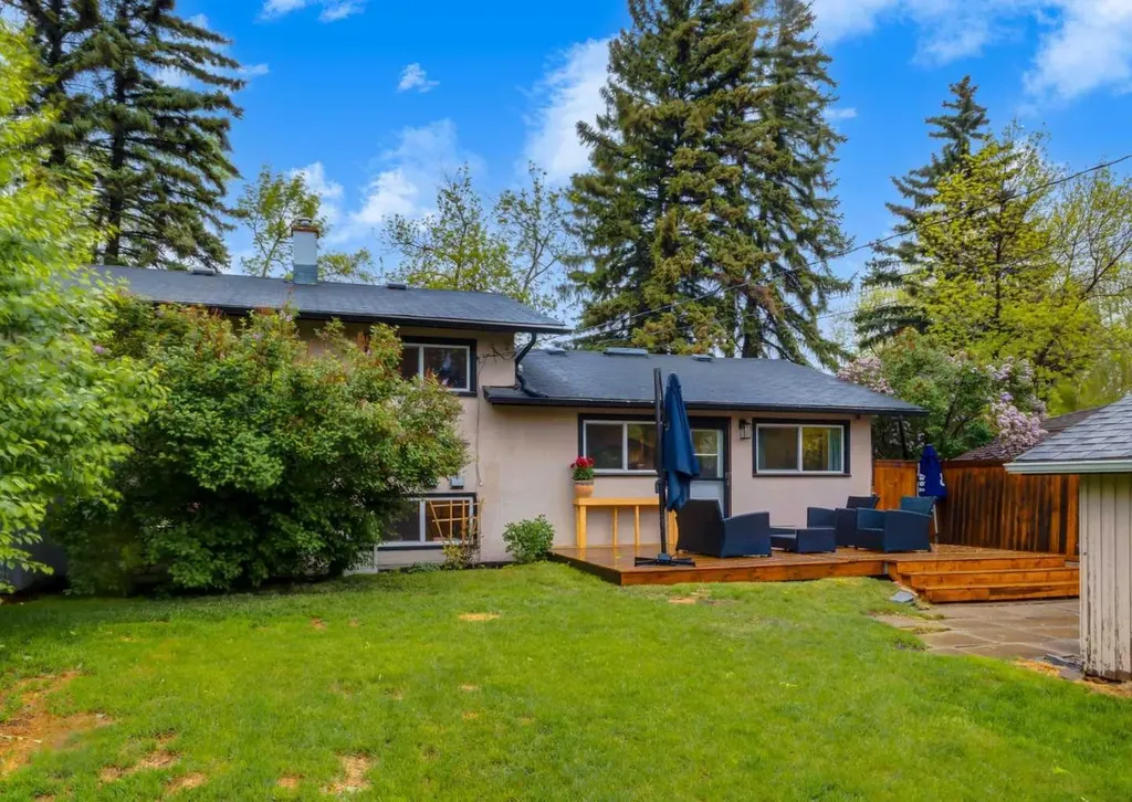 182 Fyffe Road SE Calgary AB T2H 1C1
