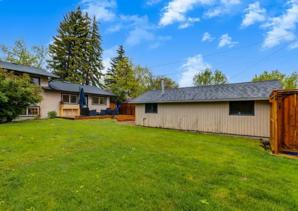 182 Fyffe Road SE Calgary AB T2H 1C1