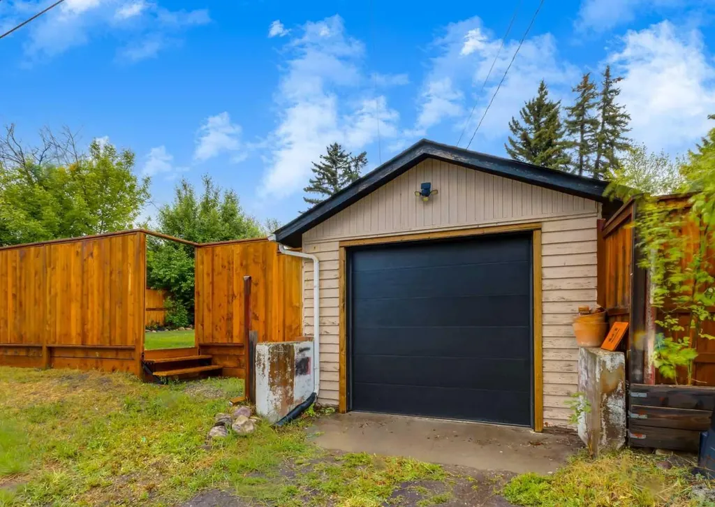 182 Fyffe Road SE Calgary AB T2H 1C1