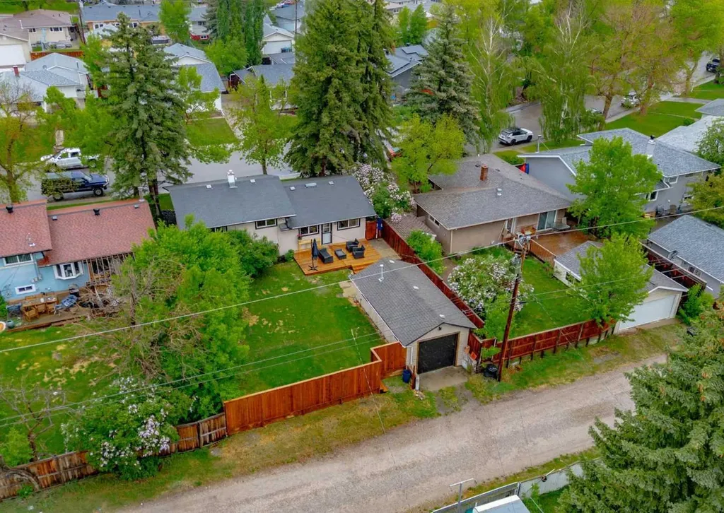 182 Fyffe Road SE Calgary AB T2H 1C1