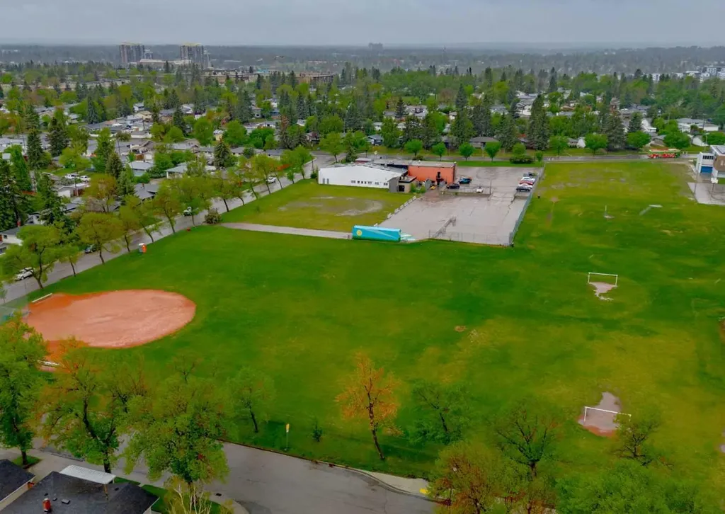 182 Fyffe Road SE Calgary AB T2H 1C1