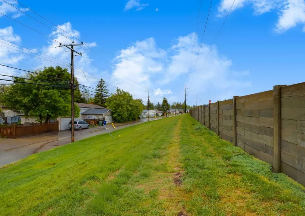 182 Fyffe Road SE Calgary AB T2H 1C1