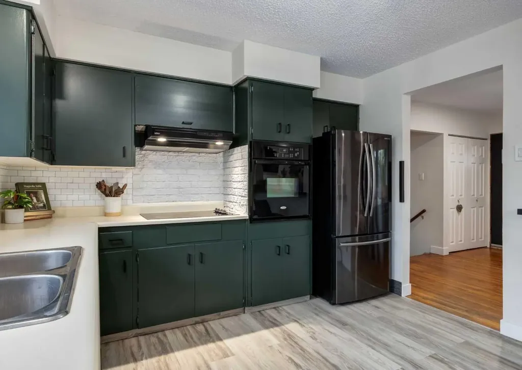 182 Fyffe Road SE Calgary AB T2H 1C1