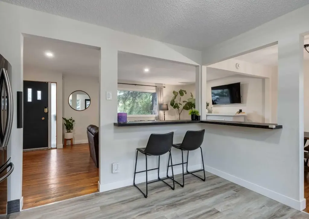 182 Fyffe Road SE Calgary AB T2H 1C1