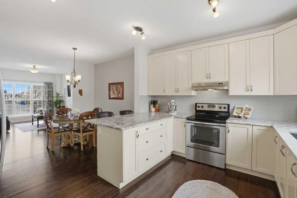 2116 Reunion Square NW Airdrie AB T4B0Y9