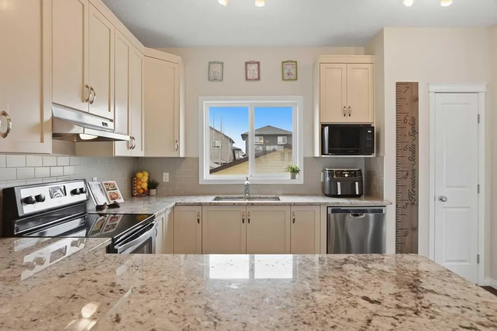 2116 Reunion Square NW Airdrie AB T4B0Y9