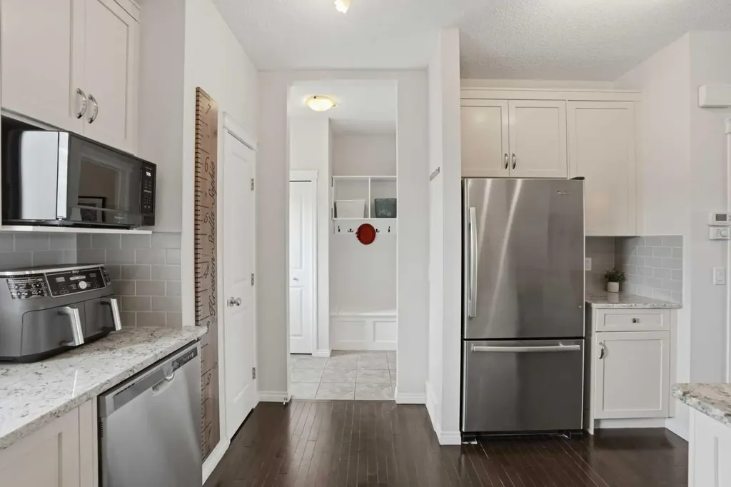 2116 Reunion Square NW Airdrie AB T4B0Y9