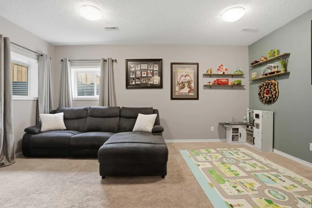 2116 Reunion Square NW Airdrie AB T4B0Y9