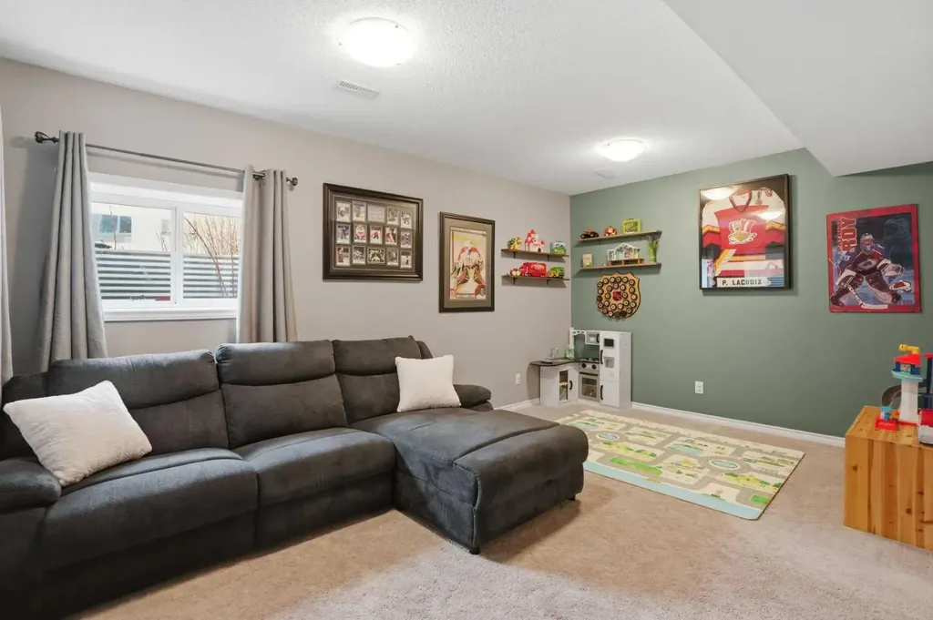 2116 Reunion Square NW Airdrie AB T4B0Y9