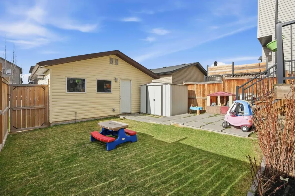 2116 Reunion Square NW Airdrie AB T4B0Y9