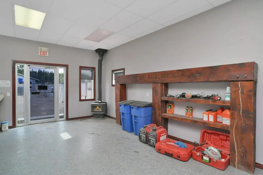 1101 Main Avenue Sundre AB T0M 1X0