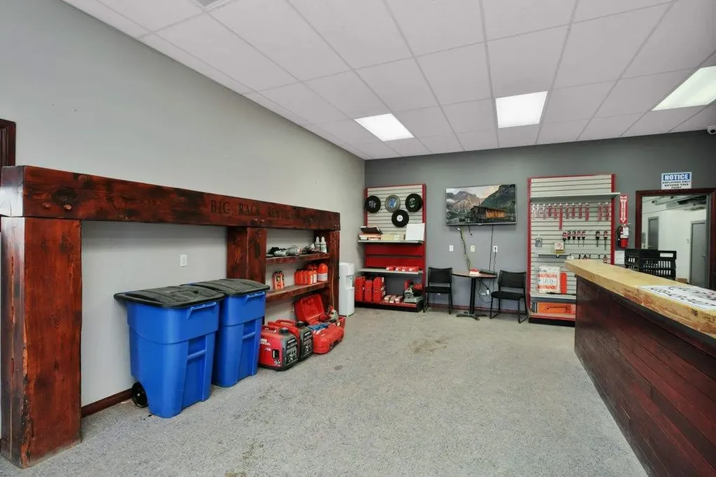 1101 Main Avenue Sundre AB T0M 1X0