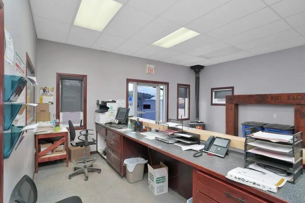 1101 Main Avenue Sundre AB T0M 1X0