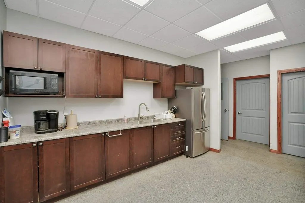 1101 Main Avenue Sundre AB T0M 1X0