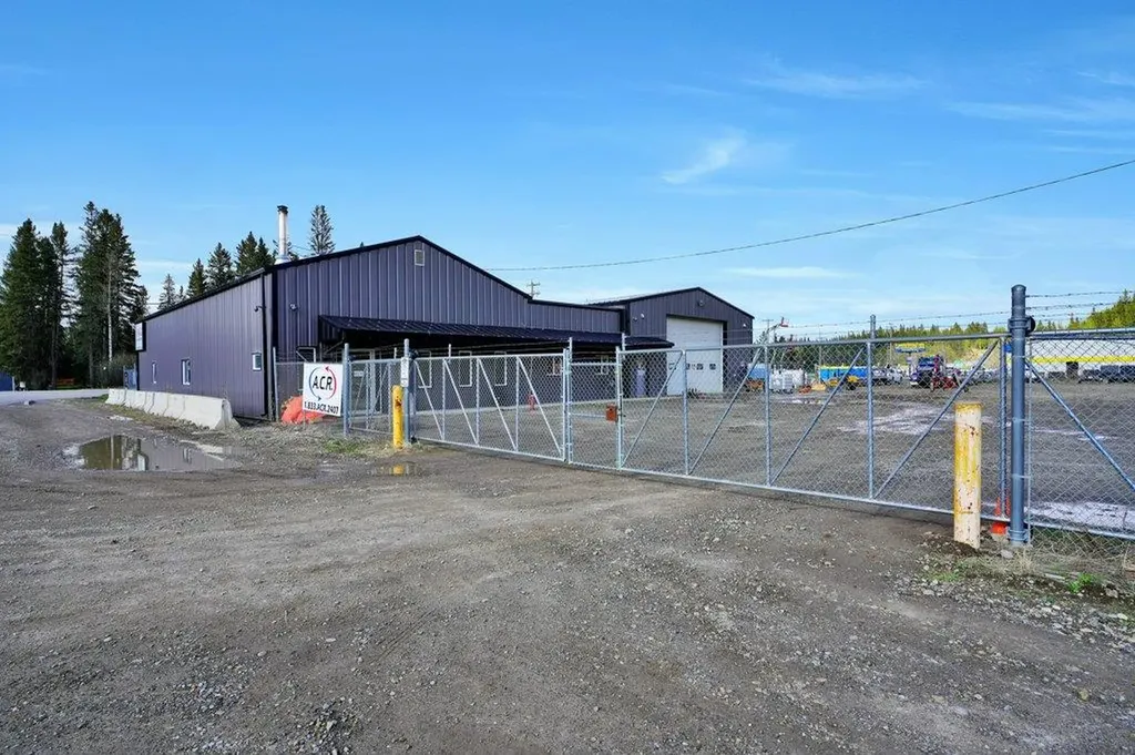 1101 Main Avenue Sundre AB T0M 1X0
